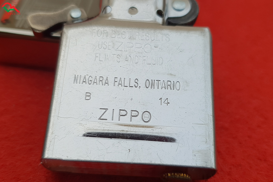 Zippo Canada Kỉ Niệm 65 Năm Z351